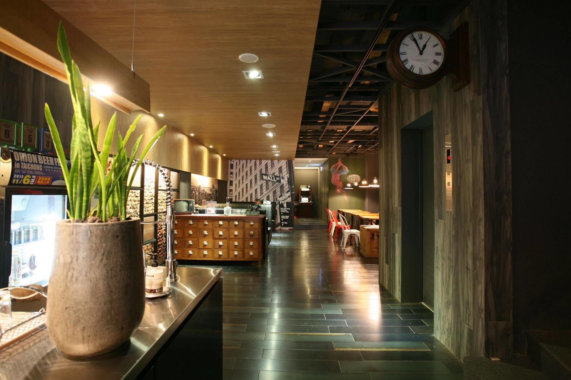 P&F Hotel Taichung Exterior foto